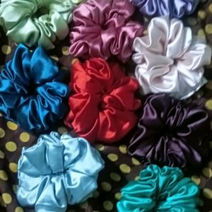 6 Pcs Random Hair Scrunchies