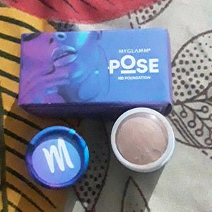 Myglamm Pose HD Foundation (Warm Beige)