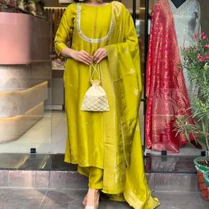 Women's New Beautiful Kurta Dupatta Combo