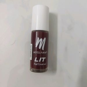 MYGLAMM LIT NAIL ENAMEL SHADE 29 NO FRONTIN