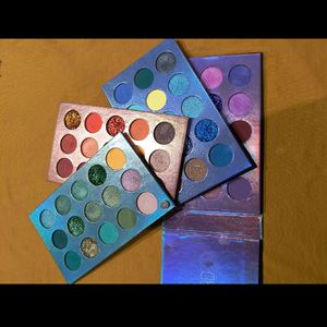 4 Products(Eyeshadow Palette, Lipstick, Earrings)