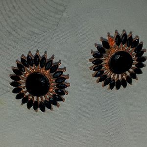 Set Of Two Studs