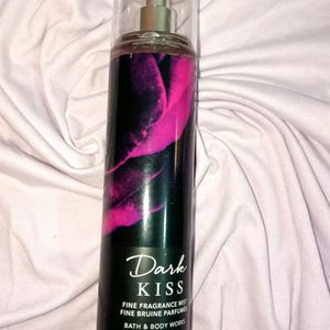 Bath And Body Works (DARK KISS)