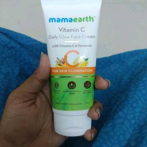 Mamaearth Vitamin C Daily Glow Cream eam