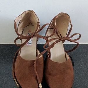 Brown Colour Velvet Bellies Shoe