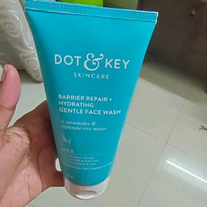 Dot N Key Barrier Repair + Hydrat Face Wash 175 Ml