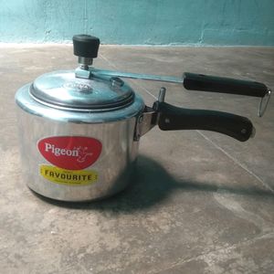 Pigeon Induction Base Pressure Cooker 3 L