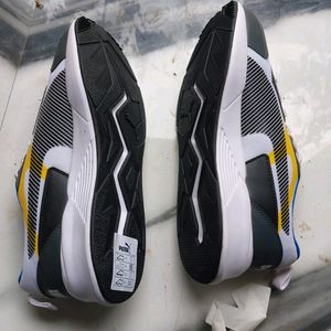 NEW TAG PUMA MULTI SEX SNEAKERS