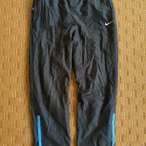 NIKE BLACK TRACKPANT