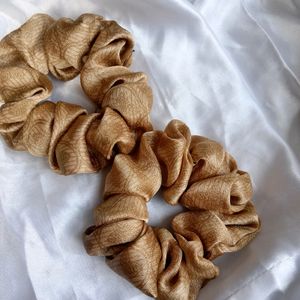 Pack Of 10 Scrunchies....