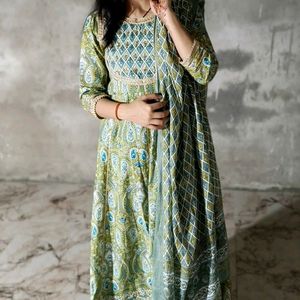 Beutiful Kurta Set With Dupatta Cotton Febric