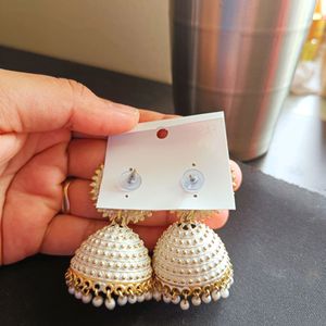 White Jhumka(₹150)