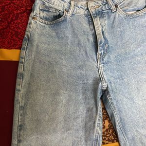 High Waist h and M Jean With Good Fitting!