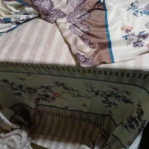 DOUBLE BEDSHEETS WITH 2 PILLOW COVERS