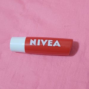 💥🆕️ Nivea Strawberry Shine Lip Balm 🍓