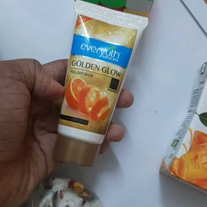 Everyuth naturals. Golden Glow peel of mask