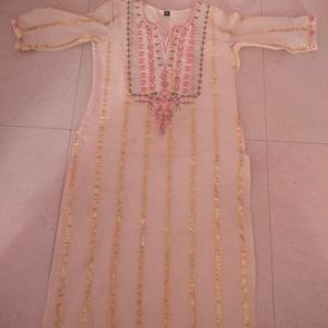 Women Embroidered Zari Work Kurta