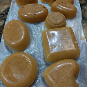 Herbal Soaps For Naturally Cleansing&Glowing