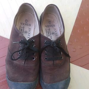 1 Month Used Pr Shoes For Children