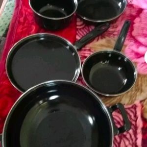 Set Of 5 Cookpieces Cast Iron Brand New