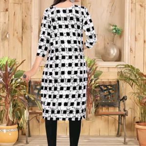 Beautiful White Checked A-line Women Kurta🤍