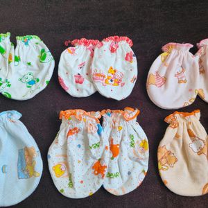 Mittens for new born