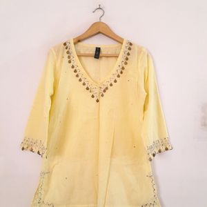 Yellow Casual Top (Women's)