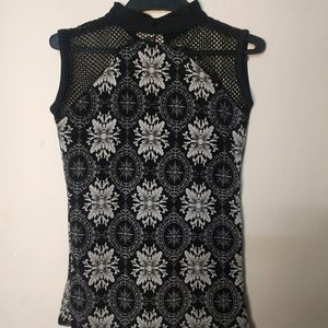 B&W Printed Sleeveless Top