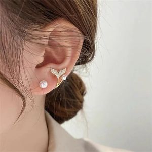 Hot Fish Tail Pearl Stud Earring