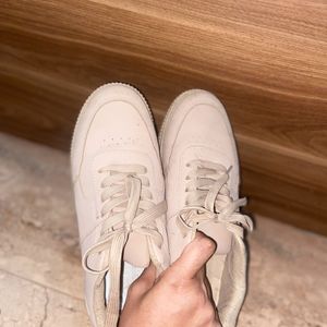 Chic Beige Sneakers - Effortless Style Meets Every