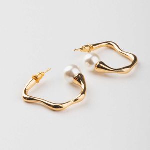 Wave C-Shaped Stud Earrings