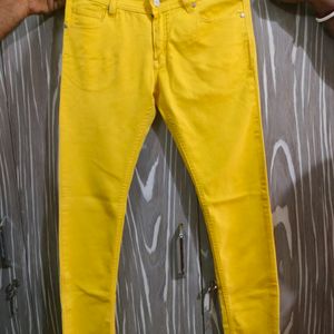 Trendy Yellow Jeans