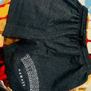 BLACK WOMENS PRINTED SHORTS