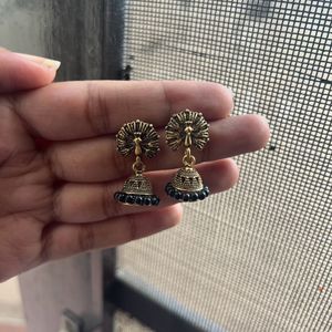 Beautiful Black Small Earrings