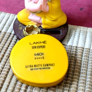 Lakme Compact Powder For Women Slightly Imperfect