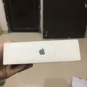 Apple iPad 8th Gen With  Box And Cable