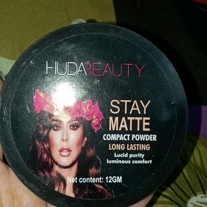 Huda Beauty Compact Powder