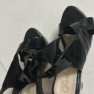 Pretty Black Heels (in Amazing Condition)