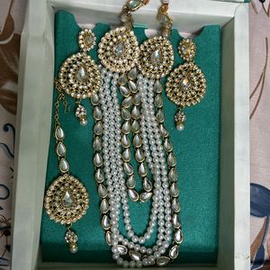 Long Jewellery Set With Moti