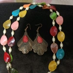 Multiple Colour Nack Piece With Earing