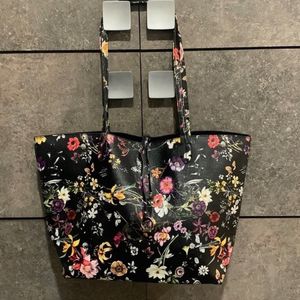 Steve Madden East West Tote (new and authentic)