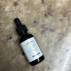 Minimalist 2% Alpha Arbutin Serum. fades darkspots