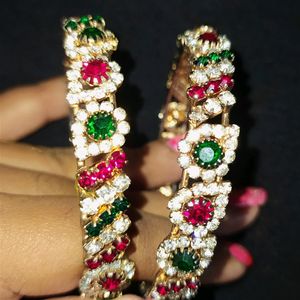 JEWELLERY SET WITH BANGLES