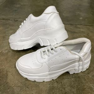 new white sneakers (womens)