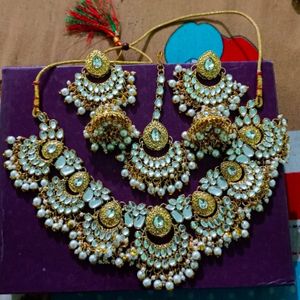 Kundan Jewellery Set