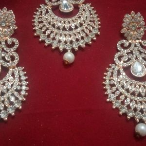 Mangtika & Earrings