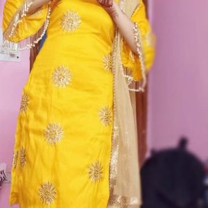 Laddu Peela Colour Suit 🥧