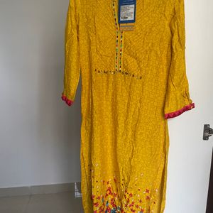 Rangriti Kurti