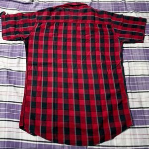 Half sleeve xl size red checks single used