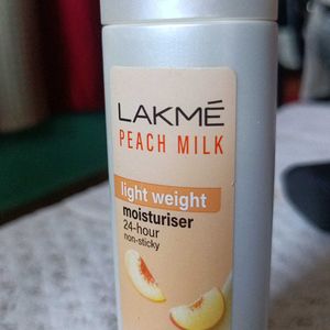 Lakme Peach Milk Light Weight Moisturizer